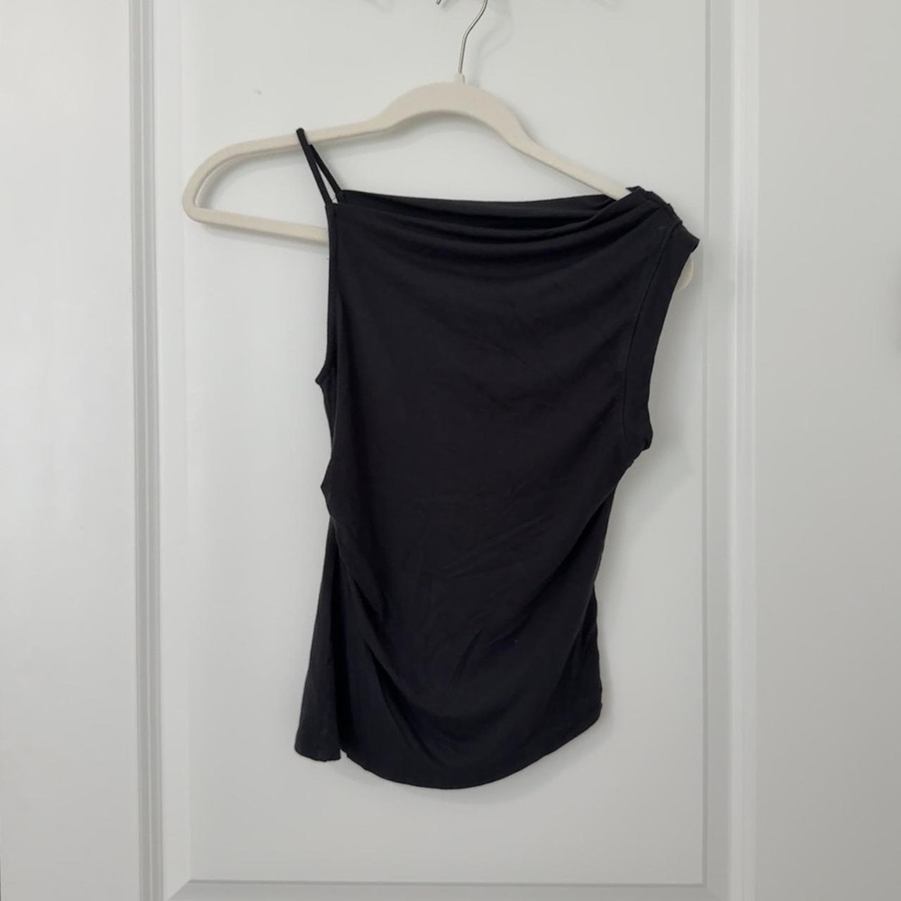 silence + noise Asymmetric One-Shoulder Black Tank